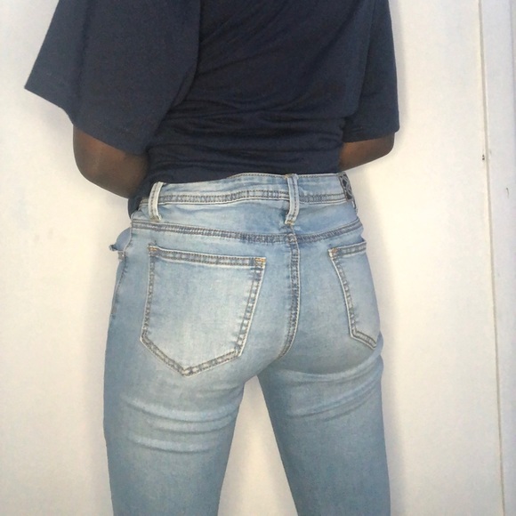 highrise womens lightwash skinny ripped jeans🤍 - Picture 1 of 4